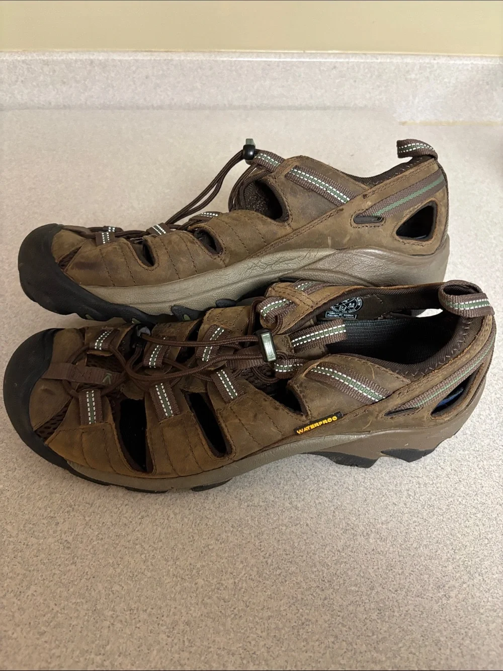 Keen Brown Men’s Closed-Toe Outdoor Sandals size 9.5
